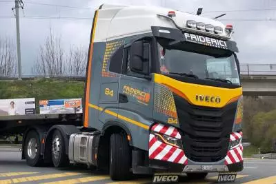 friderici-iveco-s-way-as-high-6x2-twins